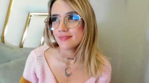 Snapshot of sabrina_cole chatting on January 29, 9:33 am . Sabrina Cole . online show from January 29, 9:33 am