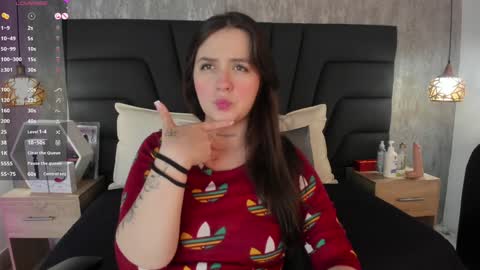 Snapshot of sabrina_lennox chatting on January 9, 7:50 pm Sabrina Maria online show from January 9, 7:50 pm