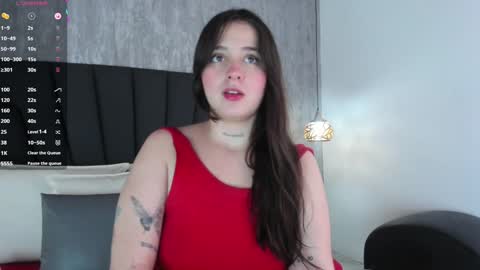 Snapshot of sabrina_lennox chatting on February 5, 10:33 pm Sabrina Maria online show from February 5, 10:33 pm