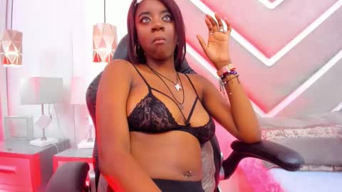 Snapshot of sabrinabrownn chatting on October 11, 5:50 am SabrinnaBrownn online show from October 11, 5:50 am