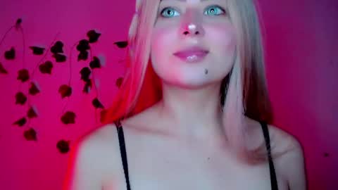 Snapshot of sabrinaexpositoxx chatting on February 6, 6:40 am SABRI online show from February 6, 6:40 am