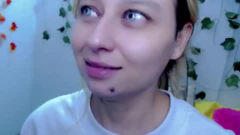 Snapshot of sabrinaexpositoxx chatting on March 12, 12:15 pm SABRI online show from March 12, 12:15 pm