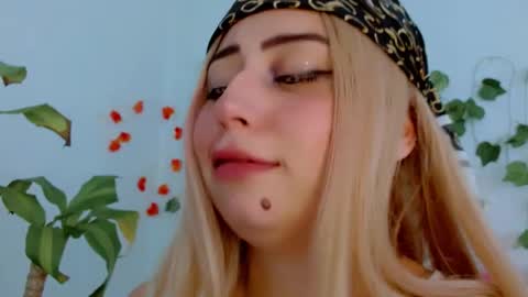 Snapshot of sabrinaexpositoxx chatting on October 14, 5:03 pm SABRI online show from October 14, 5:03 pm