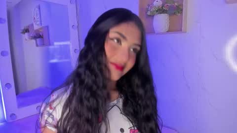 Snapshot of sabrinahims_ chatting on November 12, 2:12 am mariana online show from November 12, 2:12 am