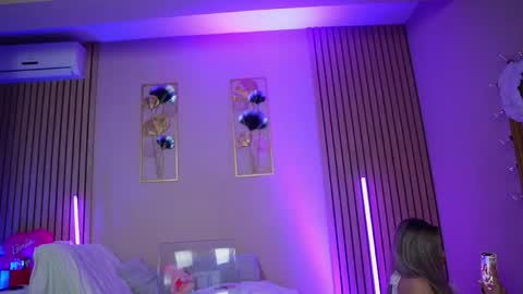 SabrinaJade online show from April 22, 7:00 am