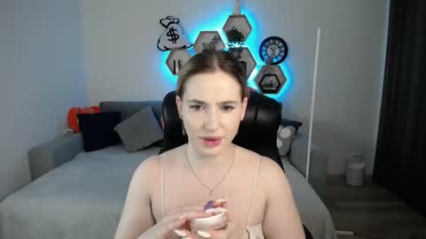 Sabrina Violet online show from March 4, 9:07 am