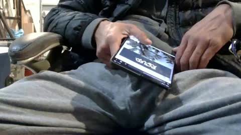 Snapshot of sacalaschichiss chatting on December 3, 9:29 am Dee online show from December 3, 9:29 am