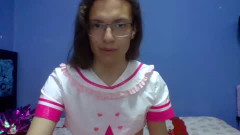 Snapshot of sachi_cosplayer chatting on December 13, 7:53 pm sachi_cosplayer online show from December 13, 7:53 pm
