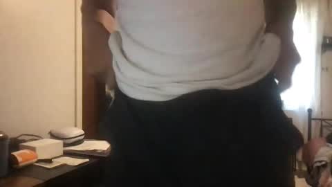 Snapshot of sack_draggin chatting on January 9, 5:33 pm Beezy online show from January 9, 5:33 pm