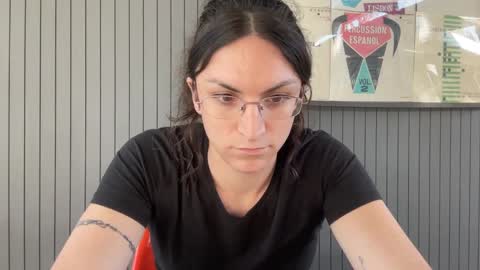 Snapshot of sadie_stars chatting on December 15, 9:42 pm Sadie online show from December 15, 9:42 pm