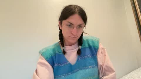 Snapshot of sadie_stars chatting on December 20, 12:41 am Sadie online show from December 20, 12:41 am