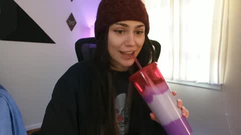 Snapshot of sadierenee96 chatting on December 5, 8:44 pm Sadie Renee  online show from December 5, 8:44 pm