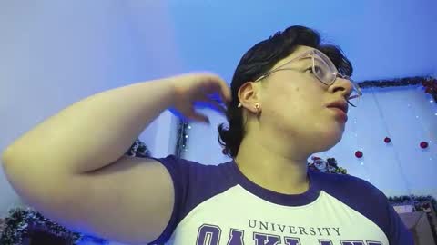 Snapshot of safyka chatting on December 5, 2:31 am SAFYKA online show from December 5, 2:31 am