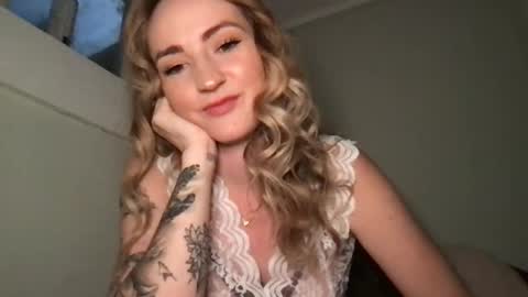 Snapshot of sagejessica chatting on December 20, 7:39 pm Jessica Sage online show from December 20, 7:39 pm