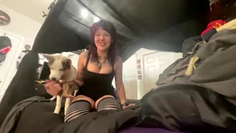 Snapshot of sagiebabie chatting on December 15, 8:46 pm Sage online show from December 15, 8:46 pm