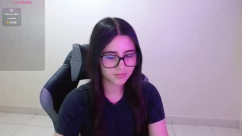 Snapshot of sahaliefox_ chatting on November 22, 10:09 pm Sahaliefox online show from November 22, 10:09 pm