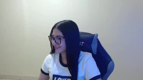 Snapshot of sahaliefox_ chatting on December 16, 8:14 pm Sahaliefox online show from December 16, 8:14 pm