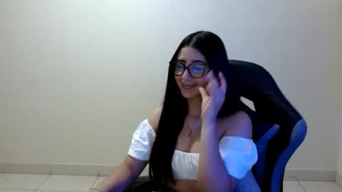 Sahaliefox  online show from March 12, 3:29 pm