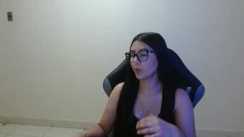 Sahaliefox  online show from March 18, 9:29 pm