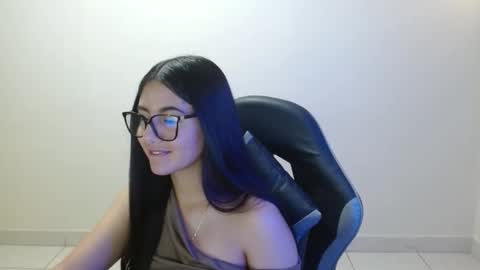 Sahaliefox  online show from April 18, 2:10 pm