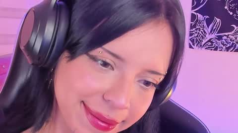 Snapshot of saharayumm chatting on November 4, 12:04 pm saharayumm online show from November 4, 12:04 pm