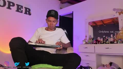 Snapshot of sai_cooper chatting on December 20, 12:08 am sai online show from December 20, 12:08 am