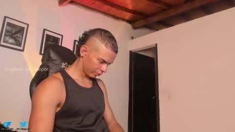 Snapshot of sai_cooper chatting on September 10, 2:33 am sai online show from September 10, 2:33 am