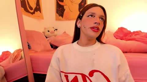 Snapshot of sailorbunnystar chatting on October 6, 6:49 pm Rose online show from October 6, 6:49 pm