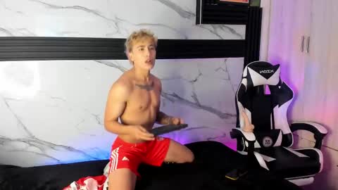 Snapshot of saimonvela chatting on November 13, 7:51 am Juan online show from November 13, 7:51 am