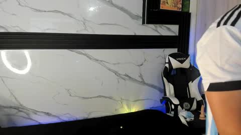 Snapshot of saimonvela chatting on November 28, 11:02 am Juan online show from November 28, 11:02 am