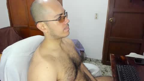 Snapshot of saintedy01 chatting on October 17, 11:57 am saintedy01 online show from October 17, 11:57 am