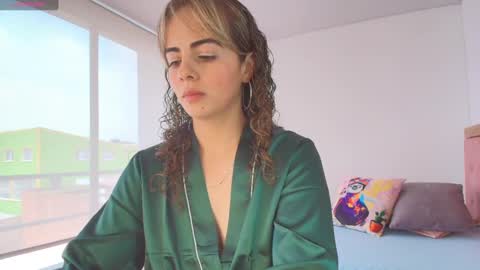 sairy_ online show from March 8, 5:43 pm