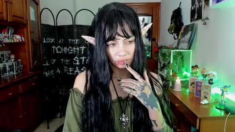 Snapshot of sakaexxx chatting on December 14, 10:31 am online show from December 14, 10:31 am