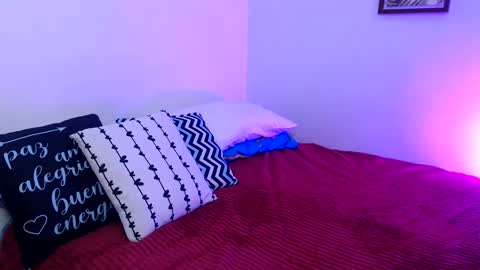 Snapshot of sakhmett chatting on December 12, 3:43 am Sarah online show from December 12, 3:43 am