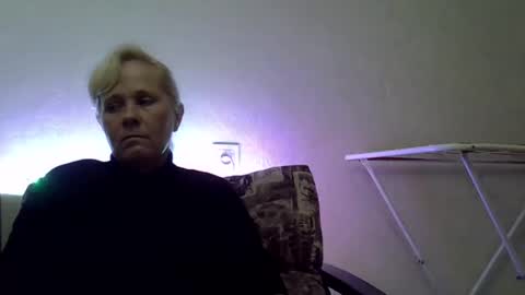 Snapshot of sakura_blonde chatting on December 17, 9:16 pm sakura_blonde online show from December 17, 9:16 pm