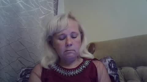 Snapshot of sakura_blonde chatting on December 25, 11:42 pm sakura_blonde online show from December 25, 11:42 pm