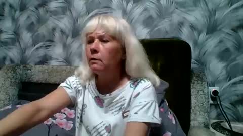 Snapshot of sakura_blonde chatting on October 24, 6:37 pm sakura_blonde online show from October 24, 6:37 pm