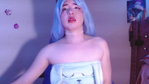 Snapshot of sakuraa_9 chatting on October 14, 2:40 pm saku online show from October 14, 2:40 pm