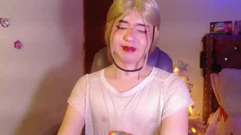 Snapshot of sakuraa_9 chatting on November 20, 3:34 pm saku online show from November 20, 3:34 pm