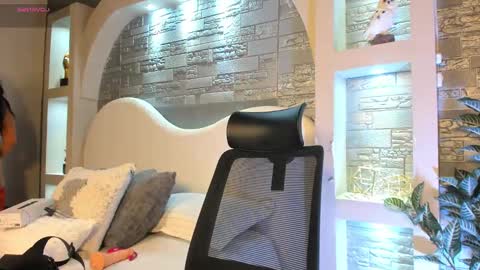 Snapshot of salama_kessler chatting on November 9, 8:07 pm salama_kessler online show from November 9, 8:07 pm