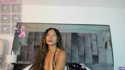 salem_smith_ online show from March 22, 11:35 am