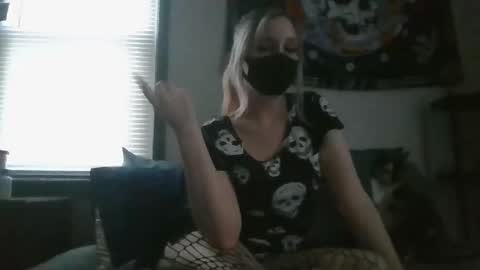 Salem Veil online show from March 1, 11:07 pm