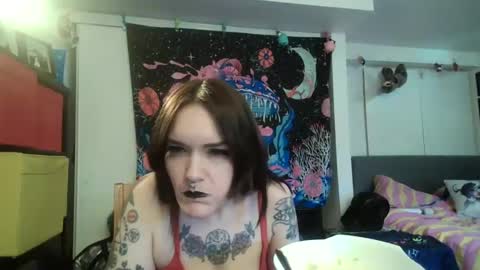 salemsslut online show from February 20, 5:29 pm