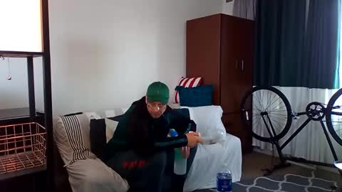 salis1981 online show from February 17, 6:26 pm