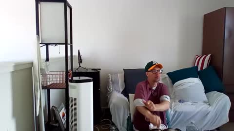 salis1981 online show from March 4, 9:54 pm