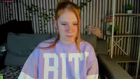 Snapshot of sally_ange1 chatting on February 16, 9:16 am Sally online show from February 16, 9:16 am