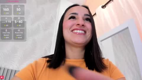 Snapshot of sally_azmani chatting on October 15, 12:27 pm Silvia online show from October 15, 12:27 pm