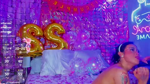 Snapshot of sallybrown_ chatting on January 17, 8:13 am miss Sally online every night from 1am to 8am  Colombia time online show from January 17, 8:13 am