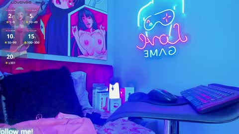 Snapshot of sallybrown_ chatting on January 30, 7:39 am miss Sally online every night from 1am to 8am  Colombia time online show from January 30, 7:39 am