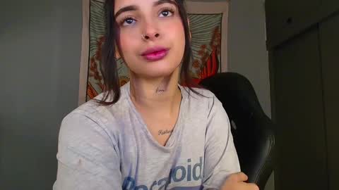 Snapshot of sallymaddoxx chatting on November 23, 9:20 am sallymaddoxx online show from November 23, 9:20 am